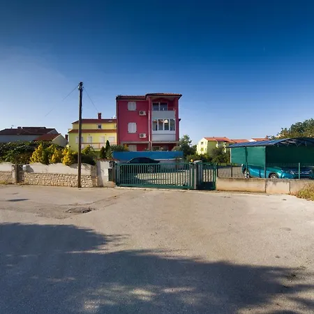 Marica Apartment *